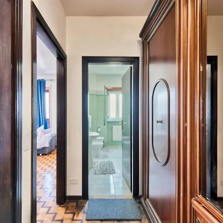 Apartment Easy Downtown - 3 *