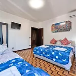 Easy Downtown - 3 *